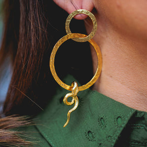 Brincos Ouroboros